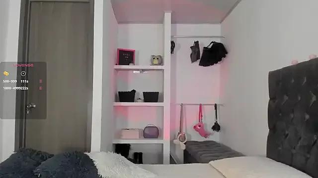 Explore our live girls sluts from our Custom and Multi clubs and checkout exclusive access to highly interactive content, such as shape, hair, titties, pussy type and many more.