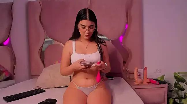 Explore our live girls sluts from our Custom and Multi clubs and checkout exclusive access to highly interactive content, such as shape, hair, titties, pussy type and many more.