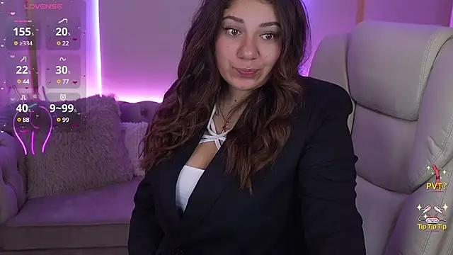 Explore our live girls sluts from our Custom and Multi clubs and checkout exclusive access to highly interactive content, such as shape, hair, titties, pussy type and many more.