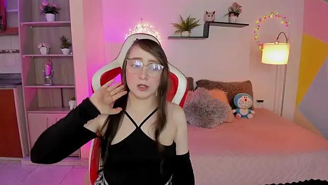 Explore our live girls sluts from our Custom and Multi clubs and checkout exclusive access to highly interactive content, such as shape, hair, titties, pussy type and many more.