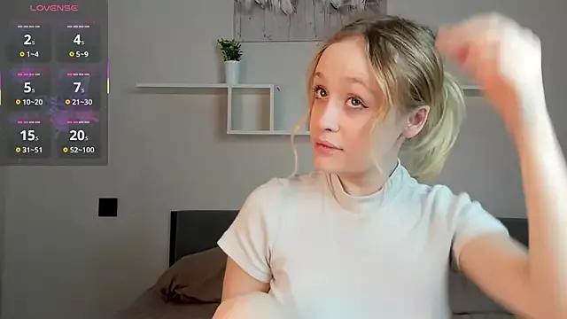 Julliakoill from StripChat
