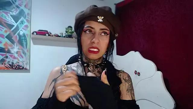 Julls420 from StripChat