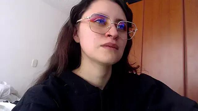 Explore our live girls sluts from our Custom and Multi clubs and checkout exclusive access to highly interactive content, such as shape, hair, titties, pussy type and many more.