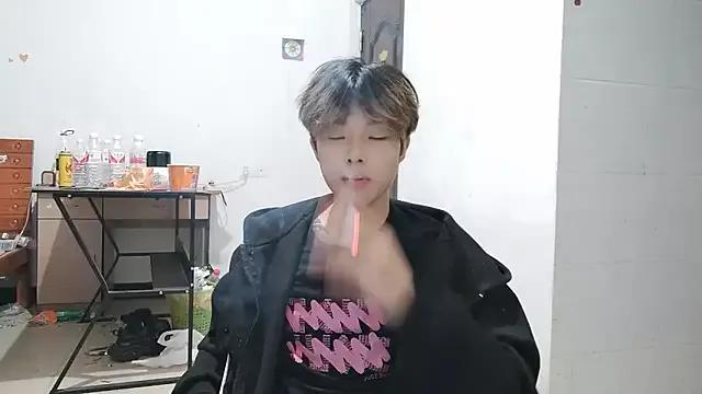 JUNJUN2563 from StripChat