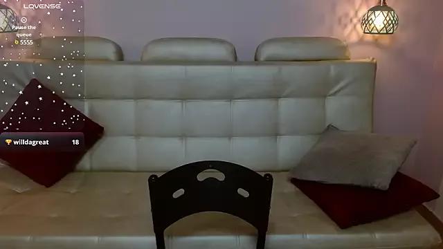 Explore our live girls sluts from our Custom and Multi clubs and checkout exclusive access to highly interactive content, such as shape, hair, titties, pussy type and many more.