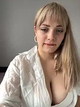 Juuice from StripChat is Freechat
