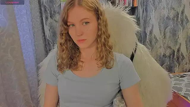 JuxxxsyBunx from StripChat