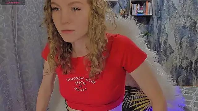JuxxxsyBunx from StripChat