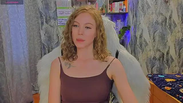 JuxxxsyBunx from StripChat