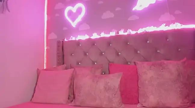 Explore our live girls sluts from our Custom and Multi clubs and checkout exclusive access to highly interactive content, such as shape, hair, titties, pussy type and many more.