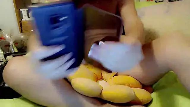Kaaarinaa from StripChat