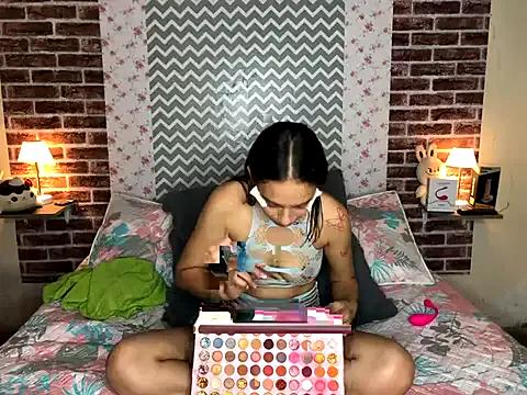 Explore our live girls sluts from our Custom and Multi clubs and checkout exclusive access to highly interactive content, such as shape, hair, titties, pussy type and many more.