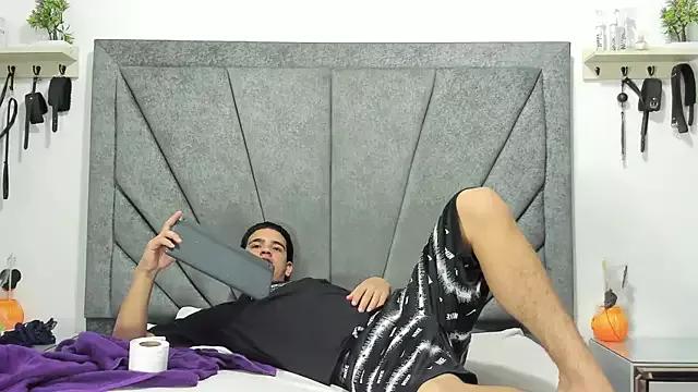 KamilaAndJavier from StripChat is Freechat