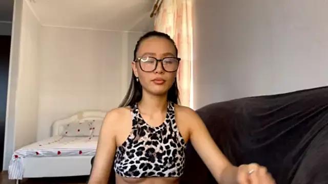 Explore our live girls sluts from our Custom and Multi clubs and checkout exclusive access to highly interactive content, such as shape, hair, titties, pussy type and many more.