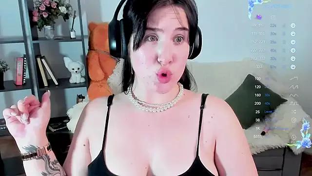 KarenDemeo from StripChat is Freechat