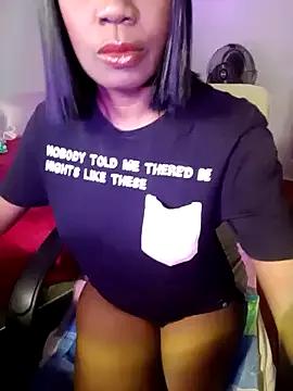 KarhinnaS from StripChat is Freechat