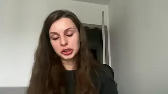 karinamoonss from StripChat is Freechat