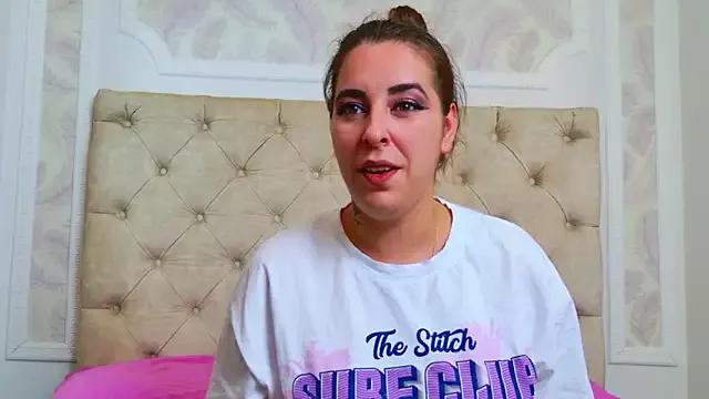 KarinaNoir from StripChat is Freechat