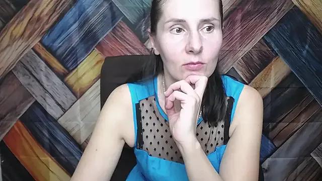 KarinaSwann from StripChat is Freechat