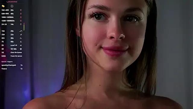 KarinBates webcams show profile image 