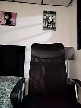 KARINNA__RAVEN from StripChat is Freechat