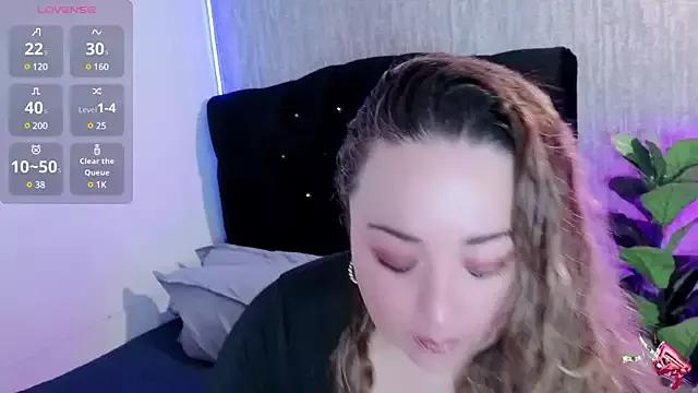 Explore our live girls sluts from our Custom and Multi clubs and checkout exclusive access to highly interactive content, such as shape, hair, titties, pussy type and many more.