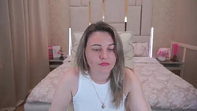 KarlaKushhh from StripChat is Freechat