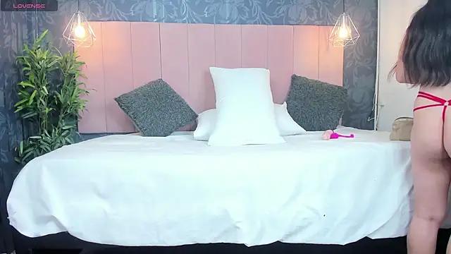 Explore our live girls sluts from our Custom and Multi clubs and checkout exclusive access to highly interactive content, such as shape, hair, titties, pussy type and many more.