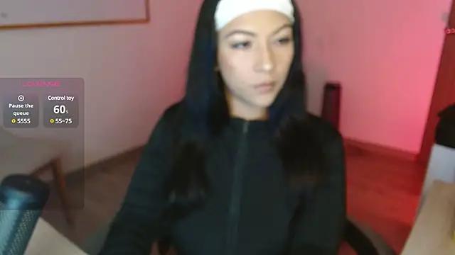 Explore our live girls sluts from our Custom and Multi clubs and checkout exclusive access to highly interactive content, such as shape, hair, titties, pussy type and many more.