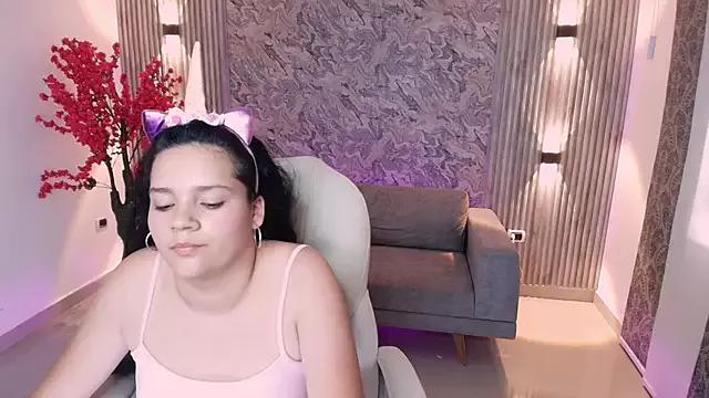 karlie_small from StripChat is Freechat