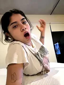 Karlynoguez webcams show profile image 