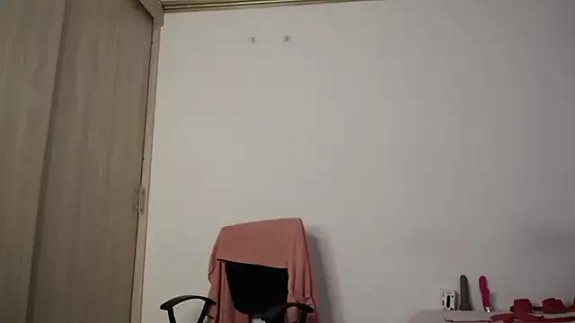 karoline_lovers from StripChat is Freechat