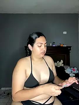 Explore our live girls sluts from our Custom and Multi clubs and checkout exclusive access to highly interactive content, such as shape, hair, titties, pussy type and many more.