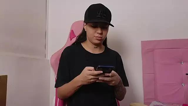 Explore our live girls sluts from our Custom and Multi clubs and checkout exclusive access to highly interactive content, such as shape, hair, titties, pussy type and many more.