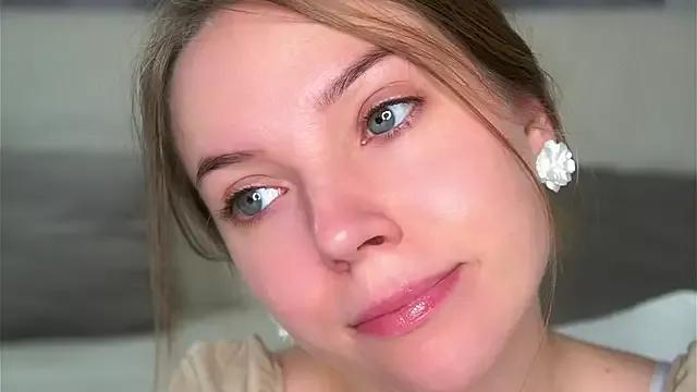 KarriBrownd from StripChat is Freechat