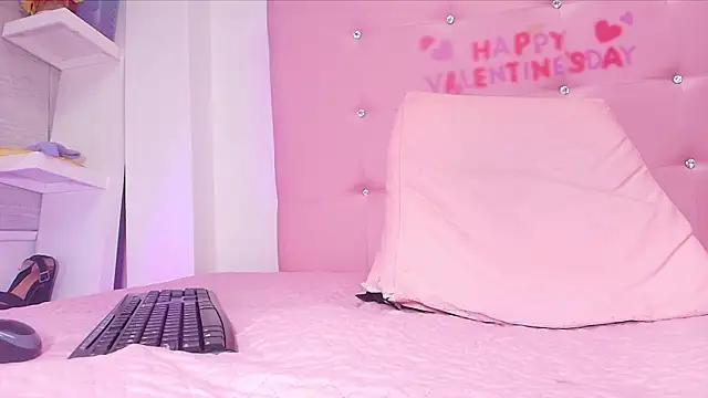 Explore our live girls sluts from our Custom and Multi clubs and checkout exclusive access to highly interactive content, such as shape, hair, titties, pussy type and many more.