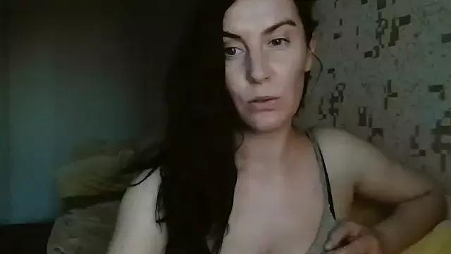 KatalinaQE from StripChat is Freechat