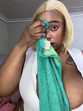 Katamia25 from StripChat
