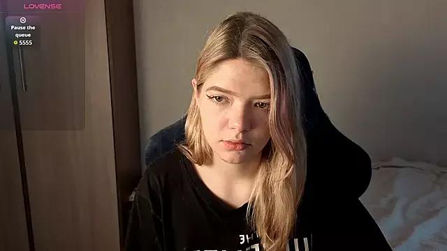 KatanaSVibe from StripChat