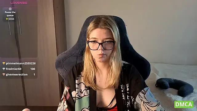 KatanaSVibe from StripChat