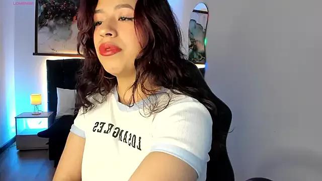 Explore our live girls sluts from our Custom and Multi clubs and checkout exclusive access to highly interactive content, such as shape, hair, titties, pussy type and many more.