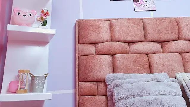 Explore our live girls sluts from our Custom and Multi clubs and checkout exclusive access to highly interactive content, such as shape, hair, titties, pussy type and many more.