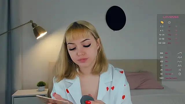 Explore our live girls sluts from our Custom and Multi clubs and checkout exclusive access to highly interactive content, such as shape, hair, titties, pussy type and many more.