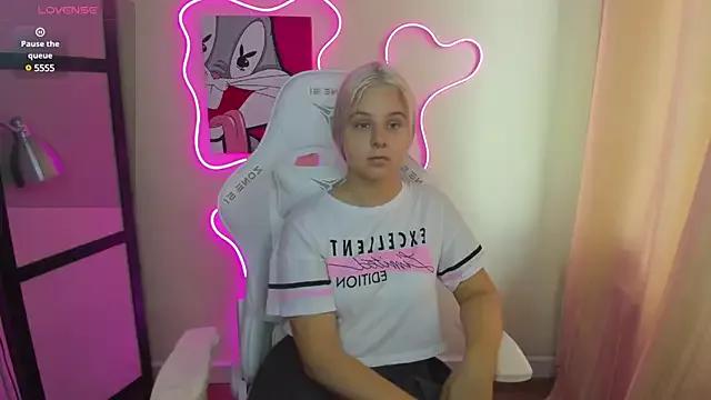 Explore our live girls sluts from our Custom and Multi clubs and checkout exclusive access to highly interactive content, such as shape, hair, titties, pussy type and many more.