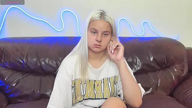 Explore our live girls sluts from our Custom and Multi clubs and checkout exclusive access to highly interactive content, such as shape, hair, titties, pussy type and many more.