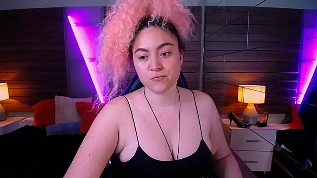 Explore our live girls sluts from our Custom and Multi clubs and checkout exclusive access to highly interactive content, such as shape, hair, titties, pussy type and many more.