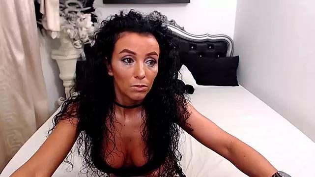 Explore our live girls sluts from our Custom and Multi clubs and checkout exclusive access to highly interactive content, such as shape, hair, titties, pussy type and many more.