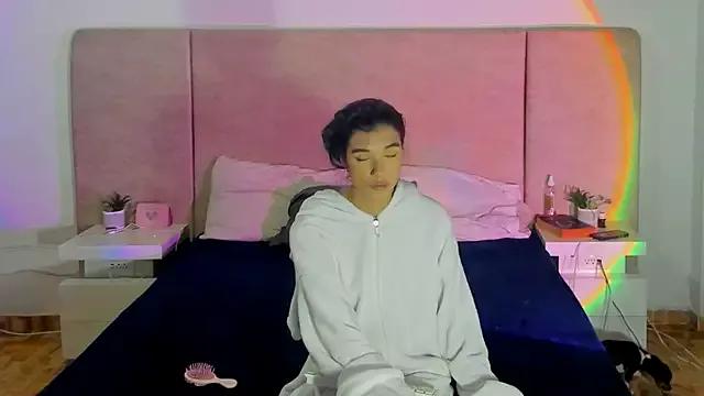 katt_pelaez from StripChat