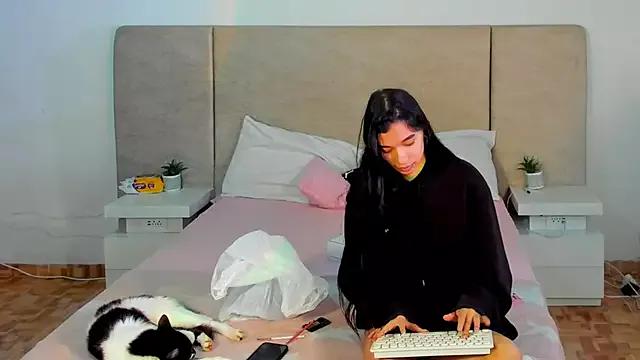 katt_pelaez from StripChat