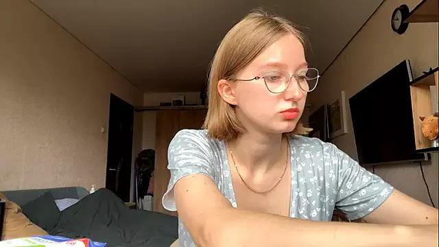 KATTIE_SLOWFiRE from StripChat
